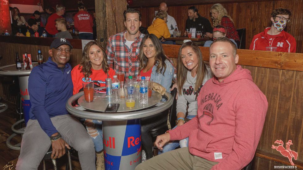 Outside reach of Omaha mask ordinance, Bushwackers draws criticism over crowded bar pictures