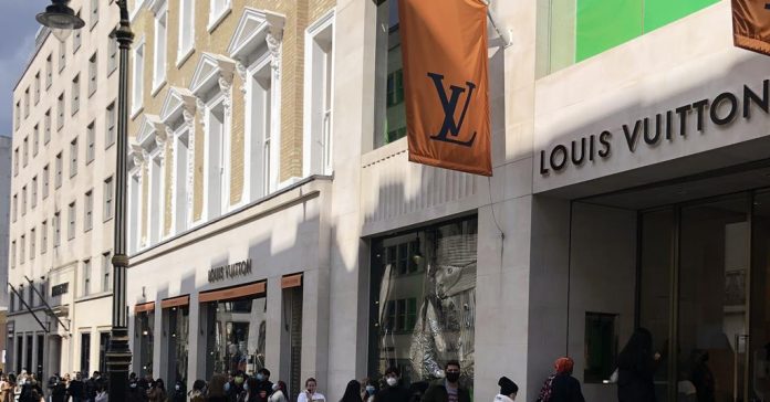  Sentiment rises as retail reopens news

