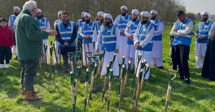 Mosque leaders and city school plan over 1,000 trees at Bordesley Green park in a bid to 'tackle climate change'

